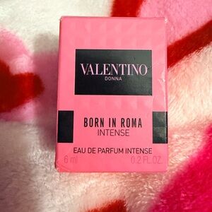 Valentino Donna Born in Roma Intense
